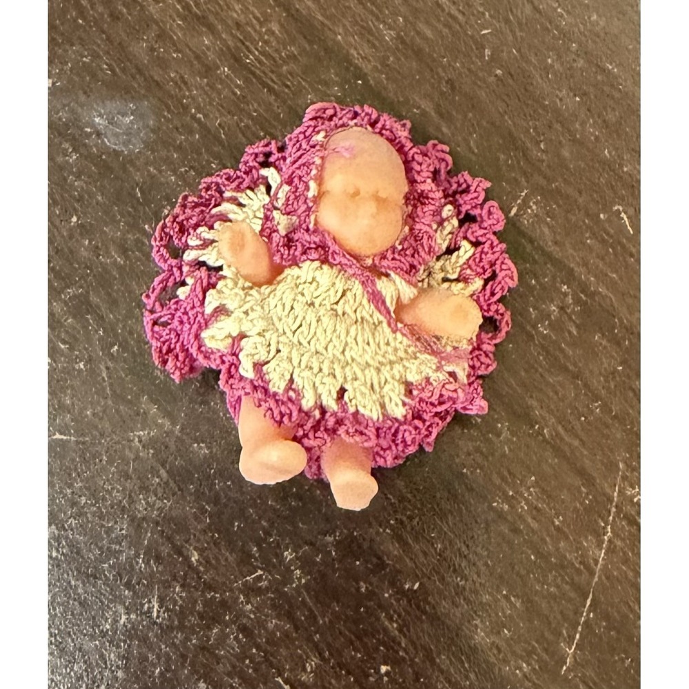 VTG 1960s Miniature 1" Plastic Baby Crocheted Dress & Hat‎ Pink